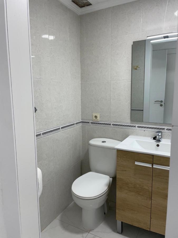 Calle Manuel Mena 4 *